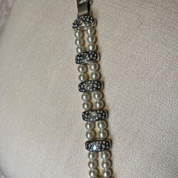 Bracelet and earring set crystal embellished double row faux pearl silver toned - Picture 5 of 9